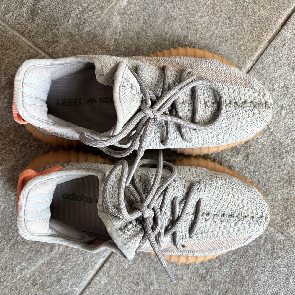 Sneaker